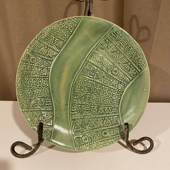 Studio Pottery Plate‎ - Green Christmas Cookie Dish, Signed by Janie O. 9.5” 🎄 - Picture 1 of 2